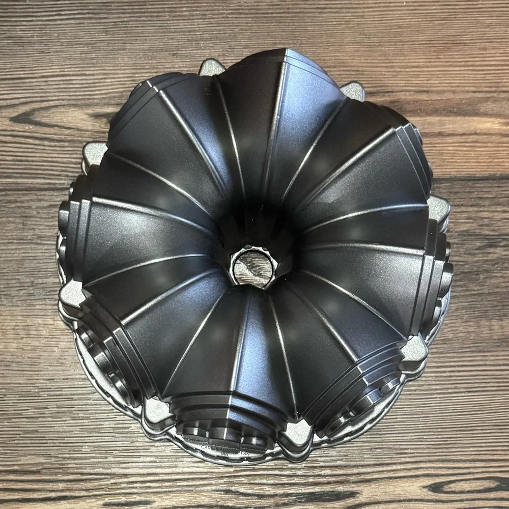 Nordic Ware 10 Cup Cathedral Bundt Pan - Picture 3 of 9